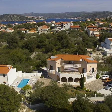 Holiday home Omnes *