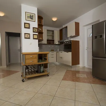 Omnes بيت للعطل Ražanj