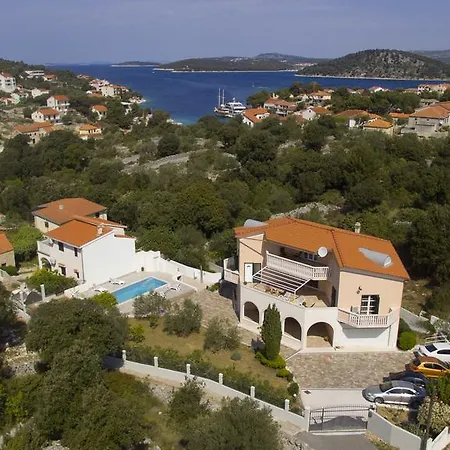 Omnes Holiday home Razanj
