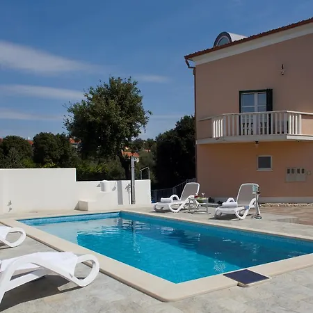 بيت للعطل Omnes